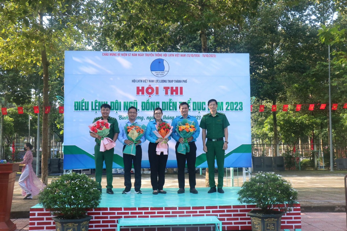 Đại biểu tham dự